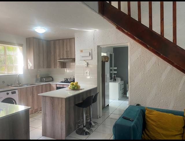 2 BEDROOM APARTMENT FOR SALE IN BASSONIA